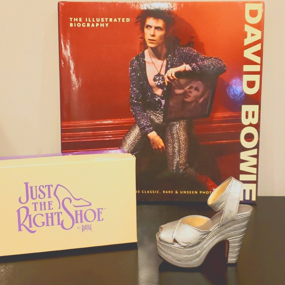 NIB 70s Silver Platform Slingbacks Collectible "Just The Right Shoe"